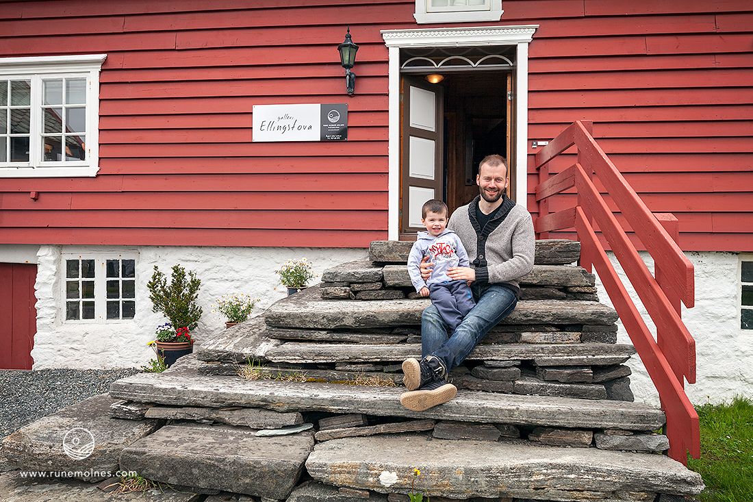 My youngest son and I, at the entrance of Galleri Ellingstova