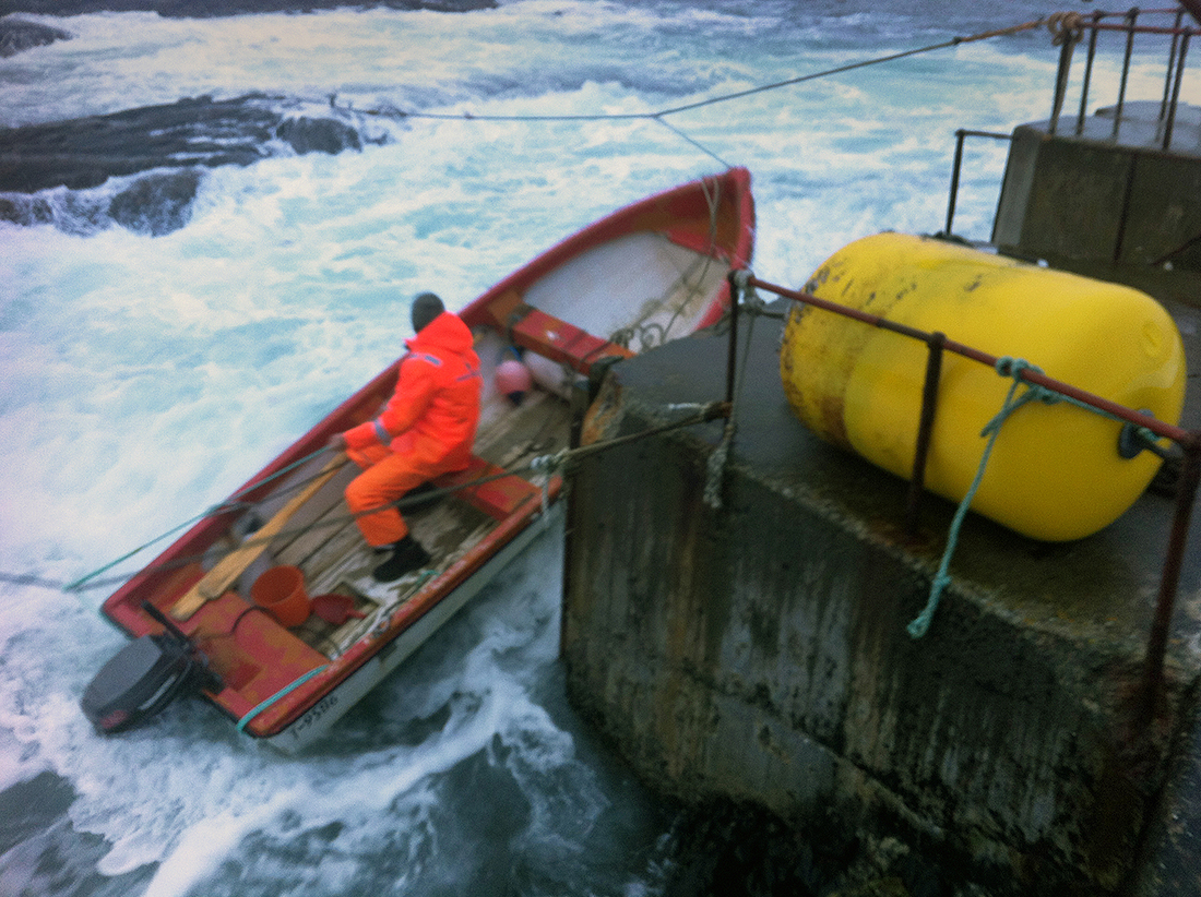 Geir-Egil in the boat just after landing. (Wet smartphone snap)